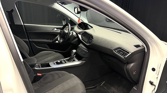Peugeot 308 9 of 25