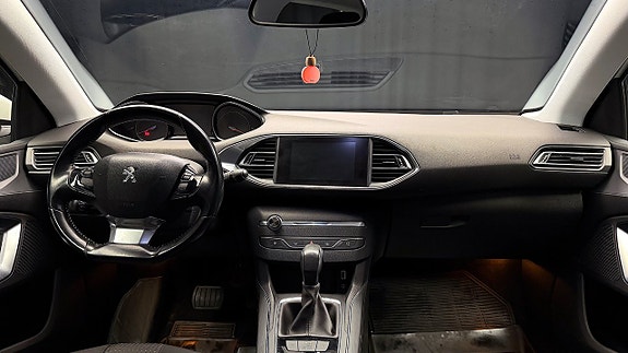 Peugeot 308 11 of 25