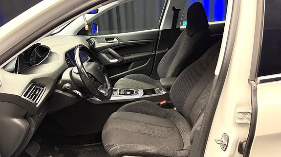 Peugeot 308 8 of 25