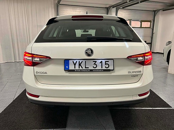 Skoda Superb 6 of 19