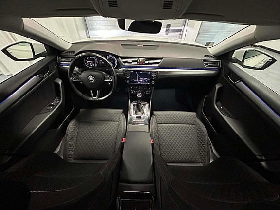 Skoda Superb 9 of 19