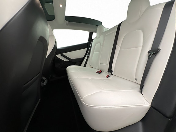 Tesla Model 3 28 of 30