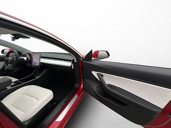 Tesla Model 3 27 of 30
