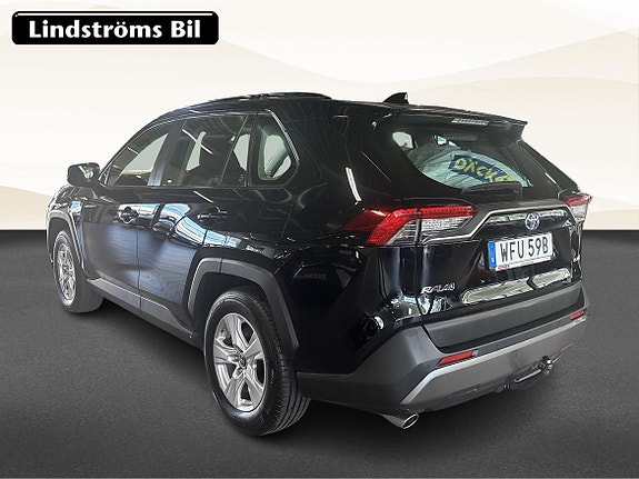 Toyota RAV4 4 of 19