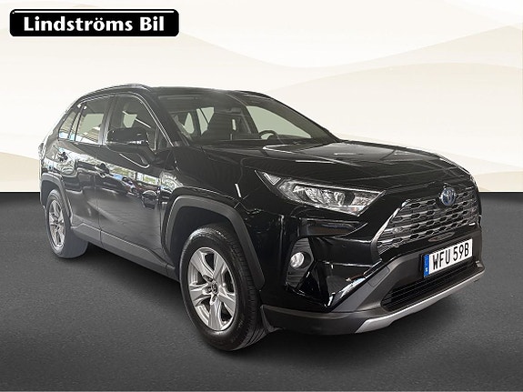 Toyota RAV4 3 of 19