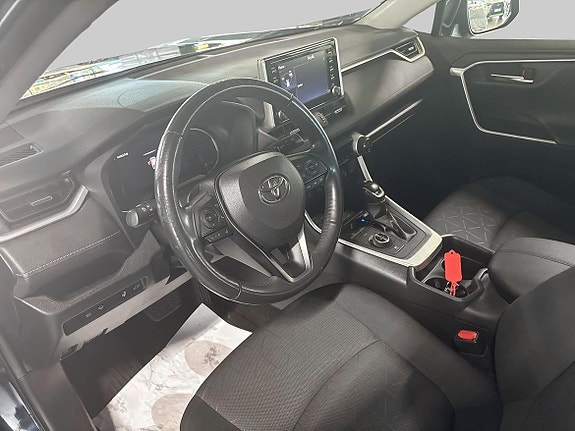 Toyota RAV4 14 of 19