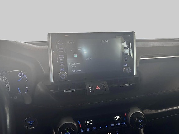 Toyota RAV4 16 of 19