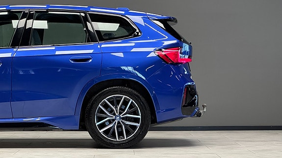 BMW iX1 20 of 25
