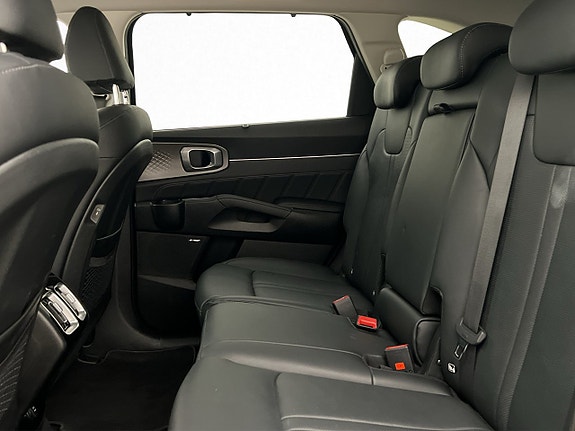 Kia Sorento 28 of 30