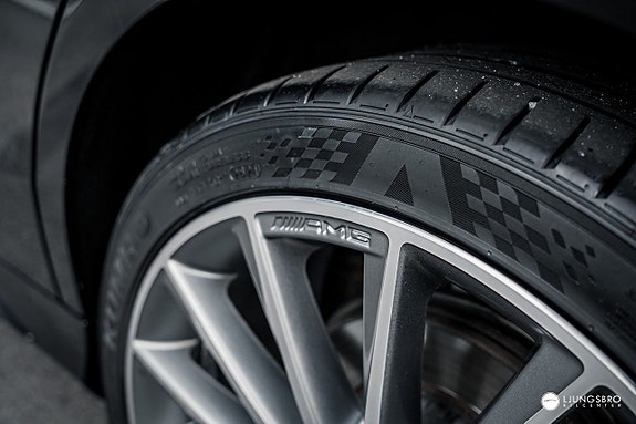 Mercedes-Benz C220 10 of 13