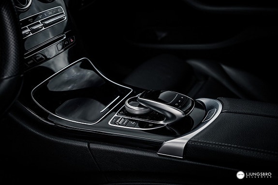 Mercedes-Benz C220 5 of 13