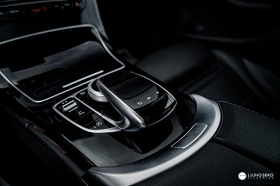 Mercedes-Benz C220 7 of 13