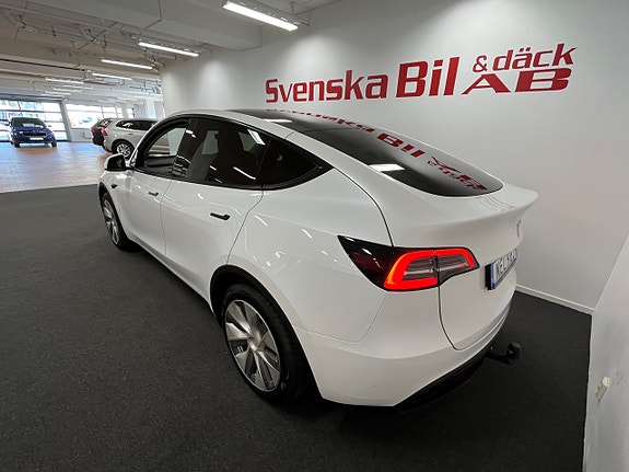 Tesla Model Y 3 of 17
