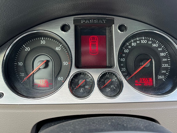 Volkswagen Passat 7 of 11