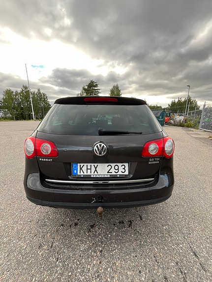 Volkswagen Passat 3 of 11