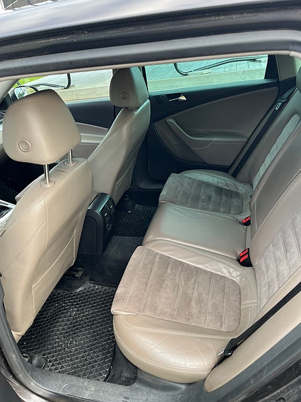 Volkswagen Passat 10 of 11