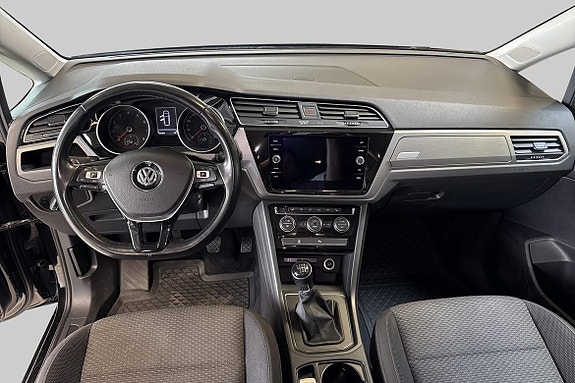 Volkswagen Touran 10 of 15