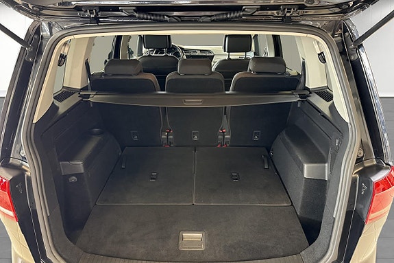 Volkswagen Touran 6 of 15