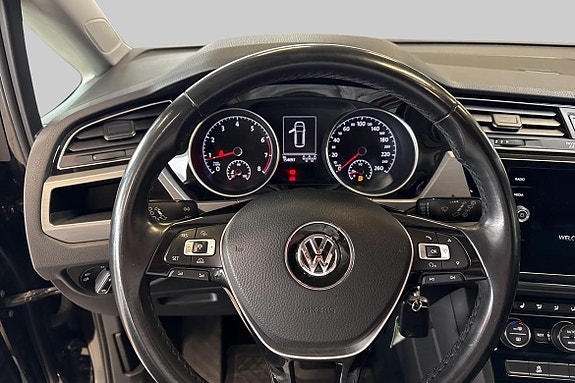 Volkswagen Touran 11 of 15