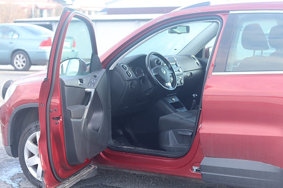 Volkswagen Tiguan 4 of 13