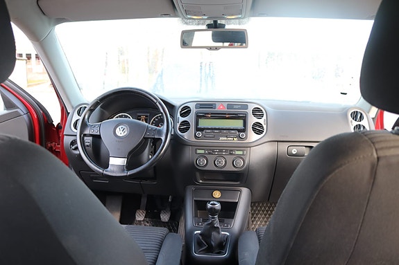 Volkswagen Tiguan 7 of 13
