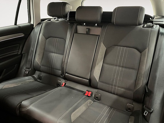 Volkswagen Passat Alltrack 14 of 24