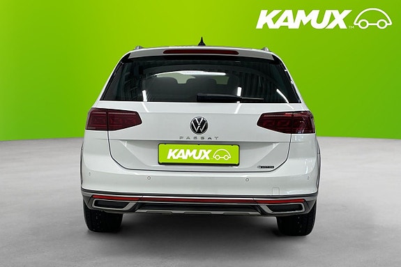 Volkswagen Passat Alltrack 5 of 24