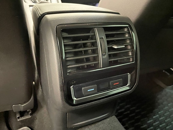 Volkswagen Passat Alltrack 21 of 24