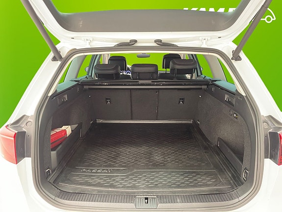 Volkswagen Passat Alltrack 16 of 24