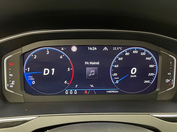 Volkswagen Passat Alltrack 12 of 24