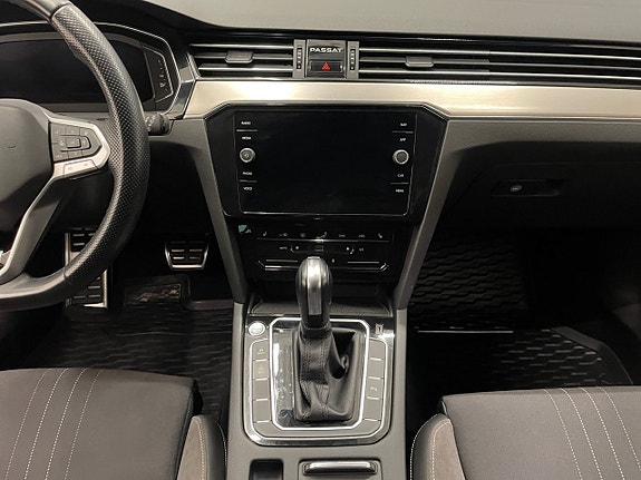 Volkswagen Passat Alltrack 11 of 24