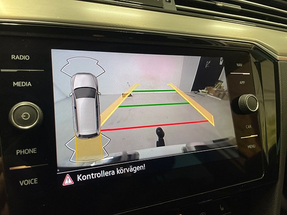 Volkswagen Passat Alltrack 19 of 24