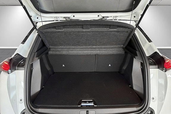 Peugeot e-2008 14 of 21