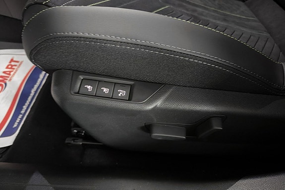 Peugeot e-2008 15 of 21