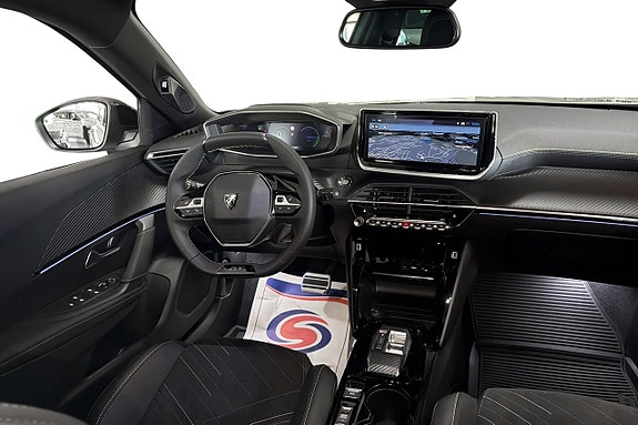 Peugeot e-2008 12 of 21