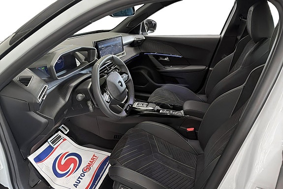 Peugeot e-2008 10 of 21