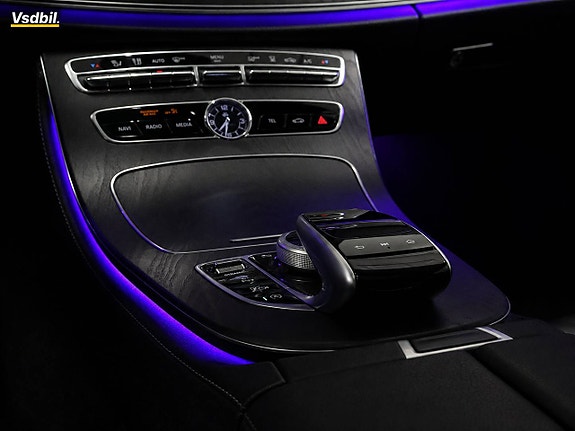Mercedes-Benz CLS450 22 of 26