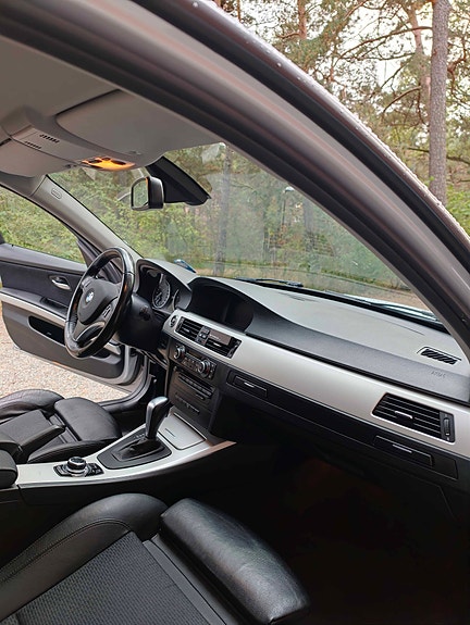 BMW 320d 12 of 22