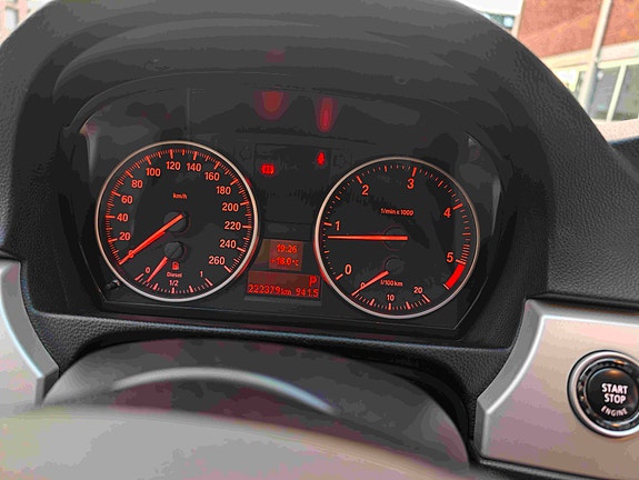 BMW 320d 4 of 22