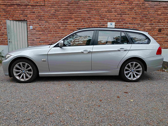 BMW 320d 16 of 22