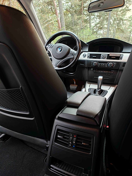 BMW 320d 9 of 22