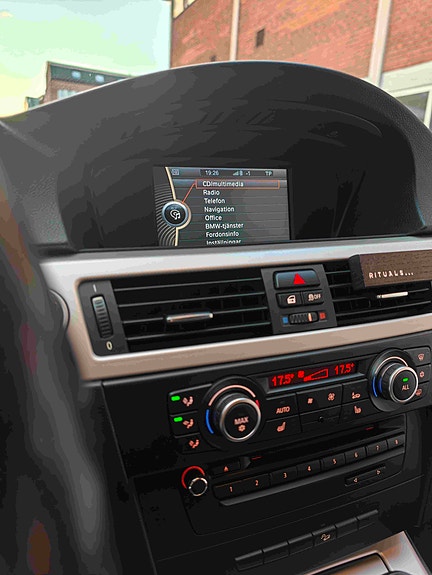 BMW 320d 5 of 22
