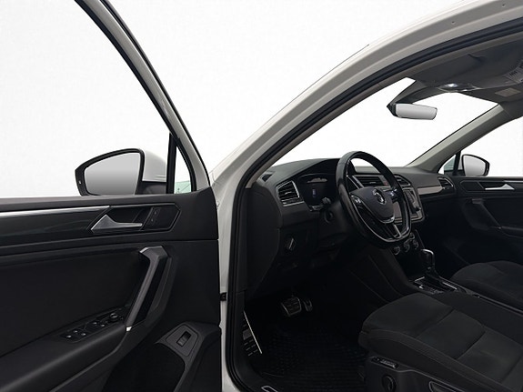 Volkswagen Tiguan 30 of 30