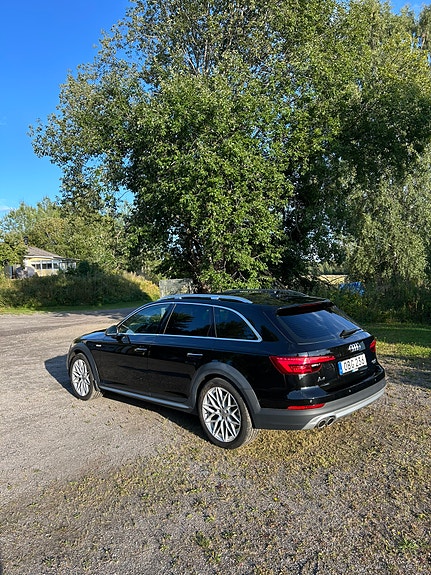 Audi A4 allroad 2 of 12