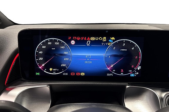 Mercedes-Benz GLB220 d 7 of 11