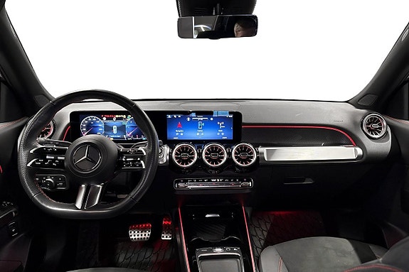 Mercedes-Benz GLB220 d 8 of 11