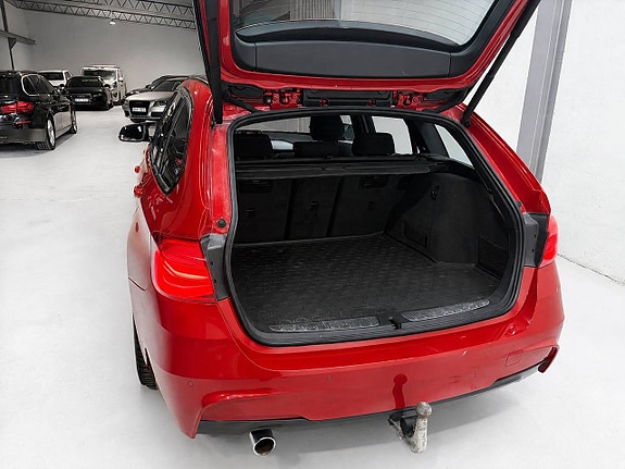 BMW 318d 4 of 13
