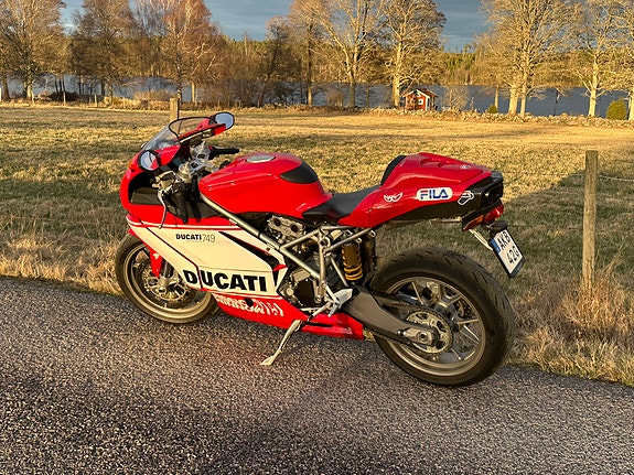 Ducati 749 2 of 5