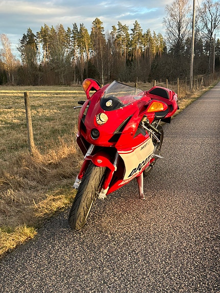 Ducati 749 3 of 5
