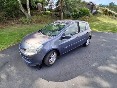 Renault Clio 2 of 8